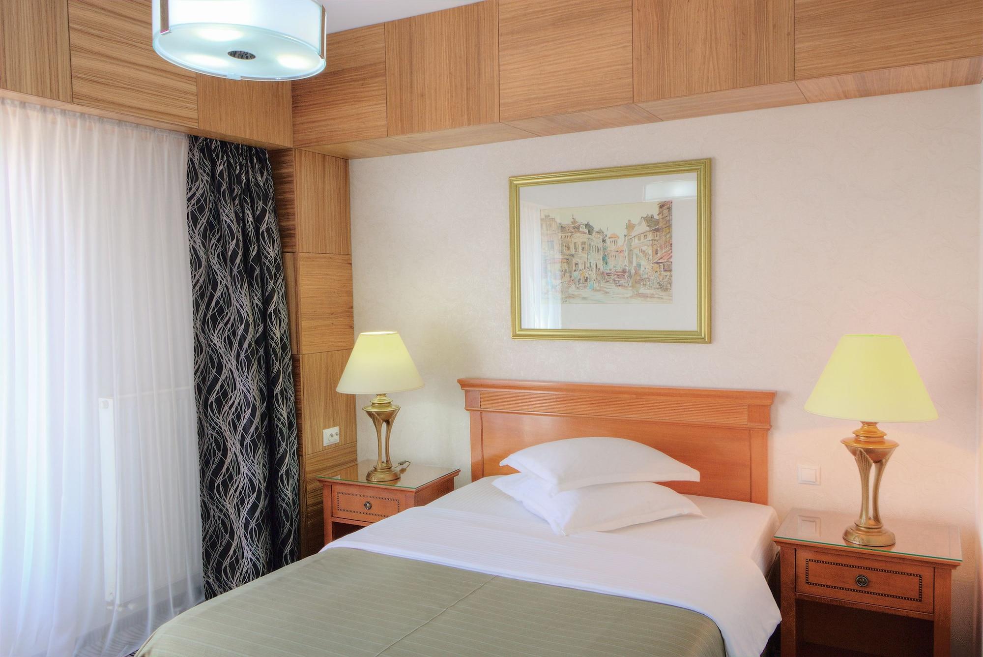 Hotel Oltenia Крайова Екстер'єр фото
