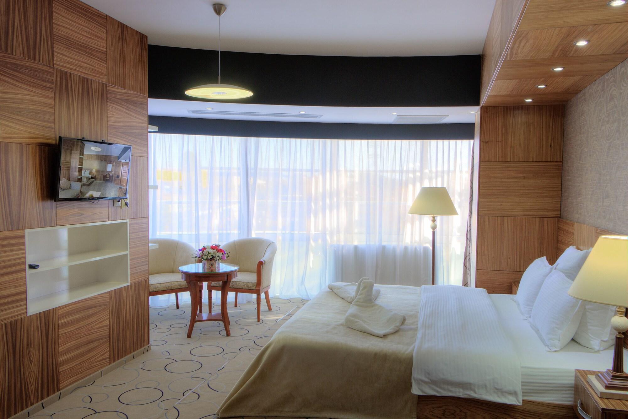 Hotel Oltenia Крайова Екстер'єр фото