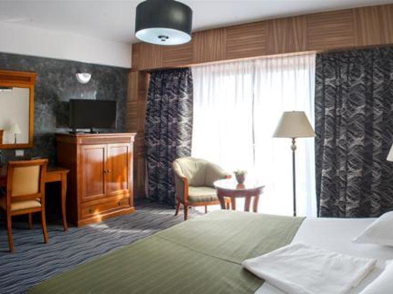 Hotel Oltenia Крайова Екстер'єр фото