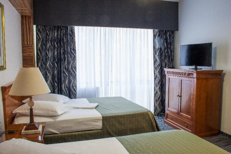 Hotel Oltenia Крайова Екстер'єр фото
