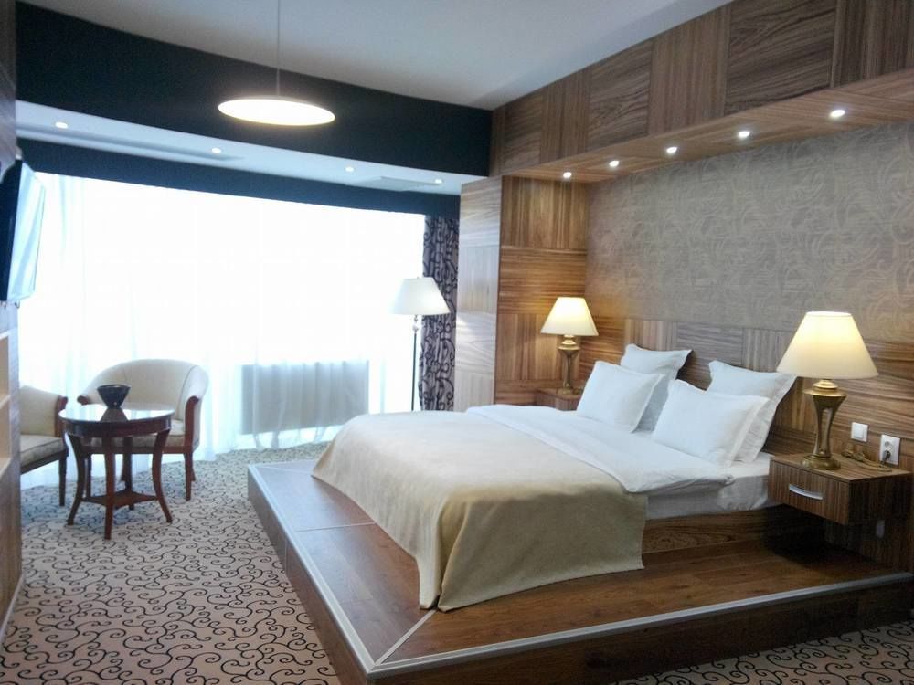 Hotel Oltenia Крайова Екстер'єр фото